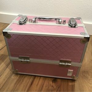 Caboodle pink hard sided makeup case/train case